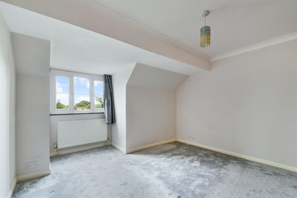 WORCESTER HOUSE, FLAT 6- (2).jpg