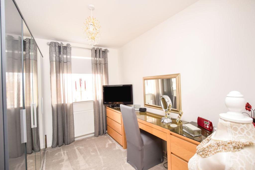 Dressing Room/ Bed 2