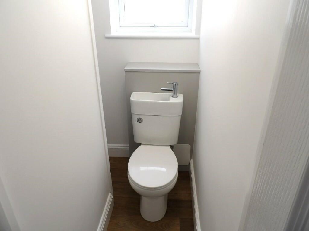 CLOAKROOM 