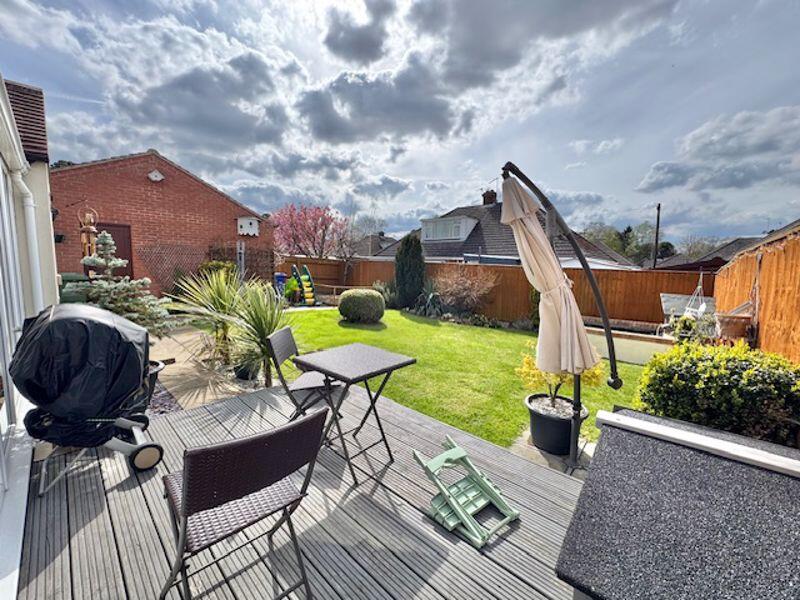 Decking to the rear garden