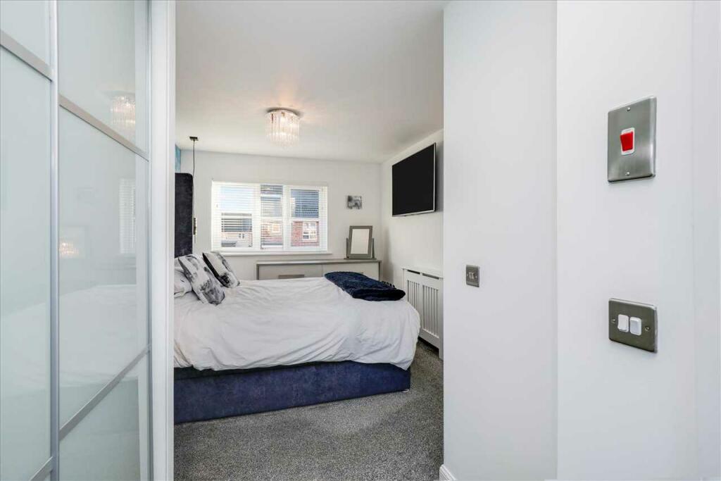 Bedroom One (4)