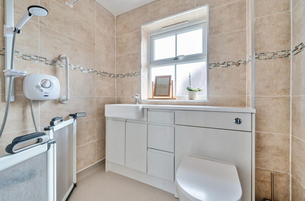 1313759-10-685981...