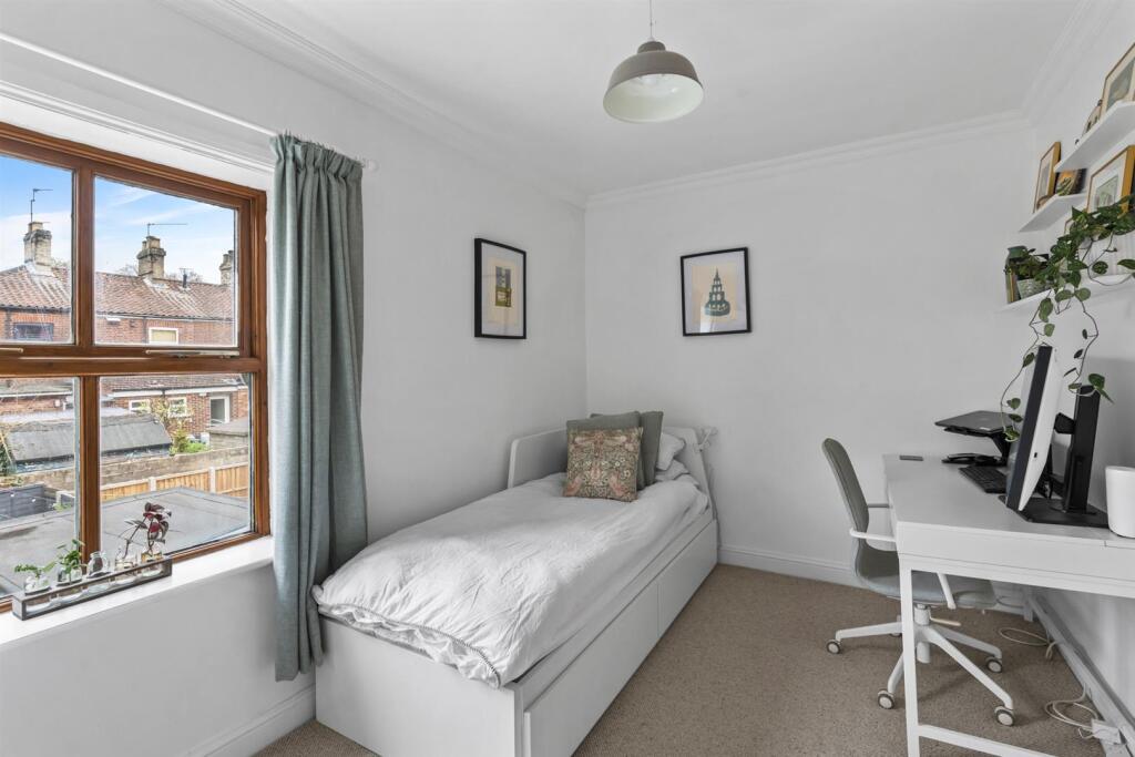 12 Gladstone - 012.JPG