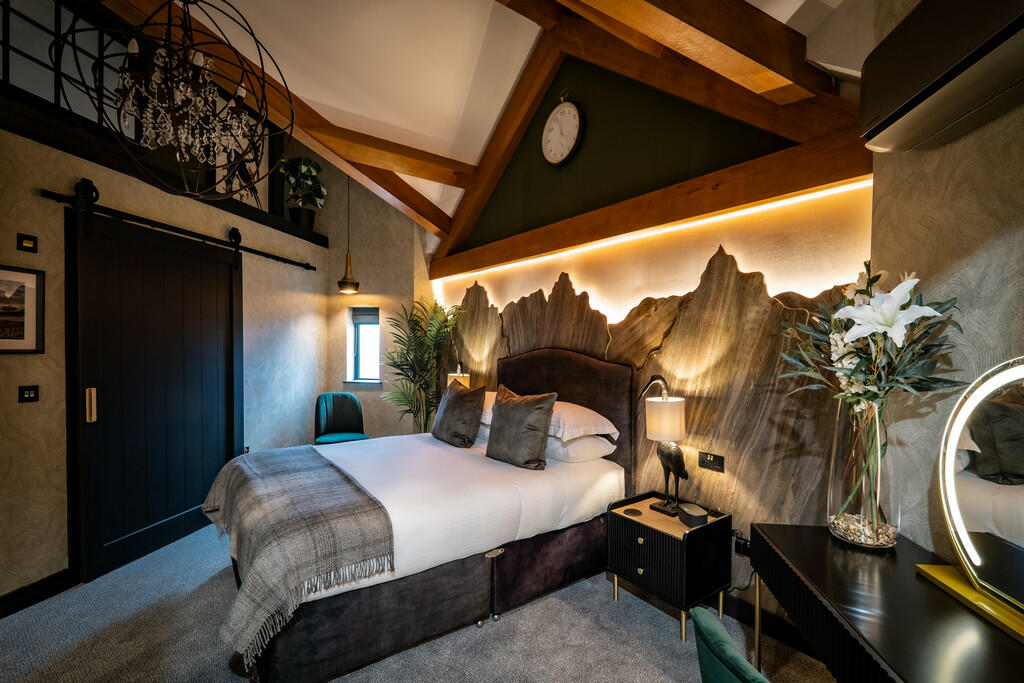 Bedroom Eight