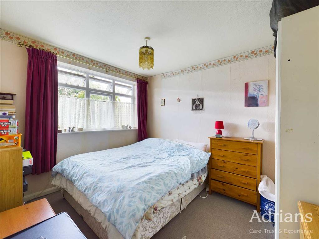 BEDROOM 2