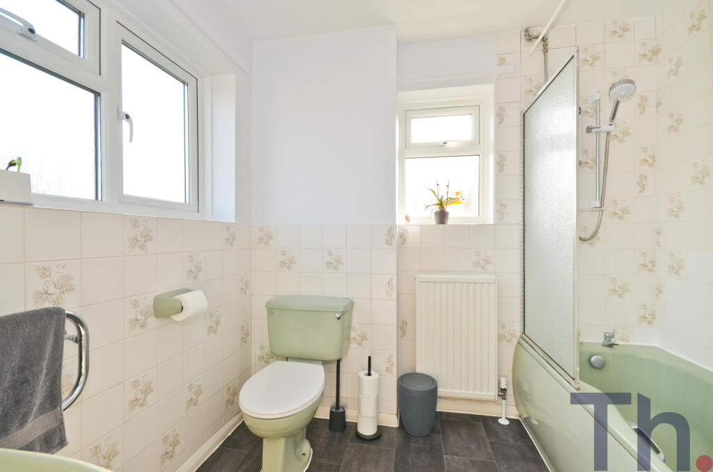 Family Bathroom.JPG