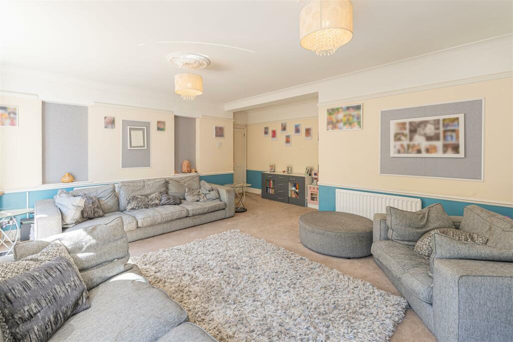 157 Broad Lane - by Visually Rich 01965.jpg