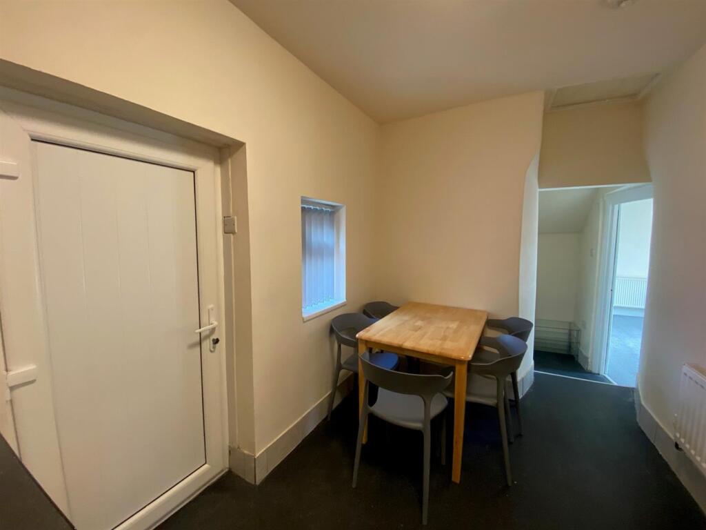 DINING AREA.jpg
