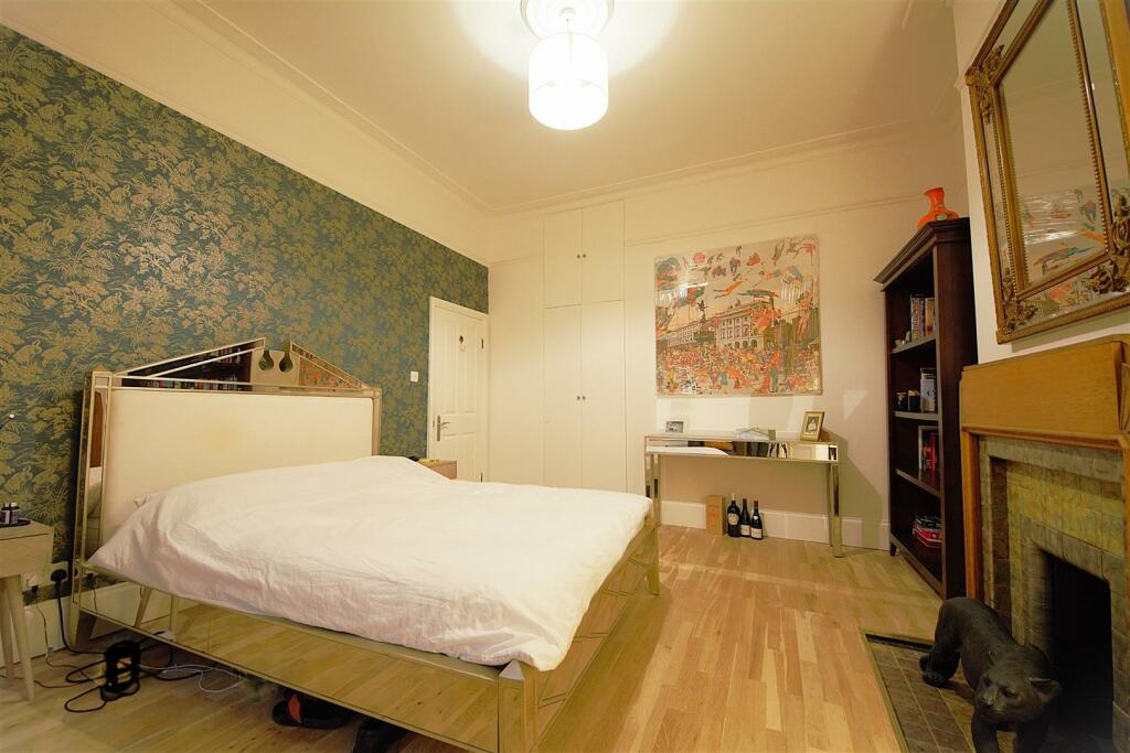Bedroom 1.jpg