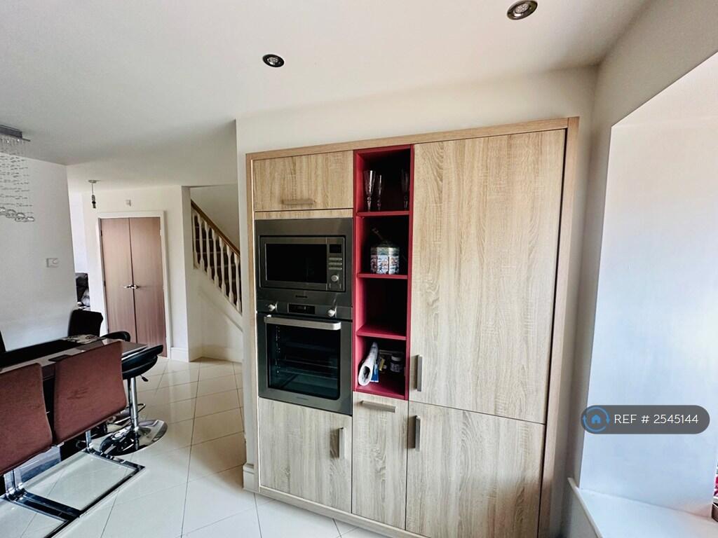 Fridge/Freezer/Oven/Microwave