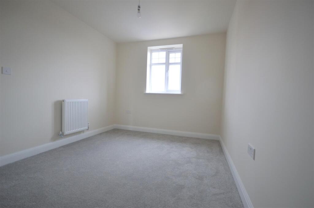 Front bedroom.JPG