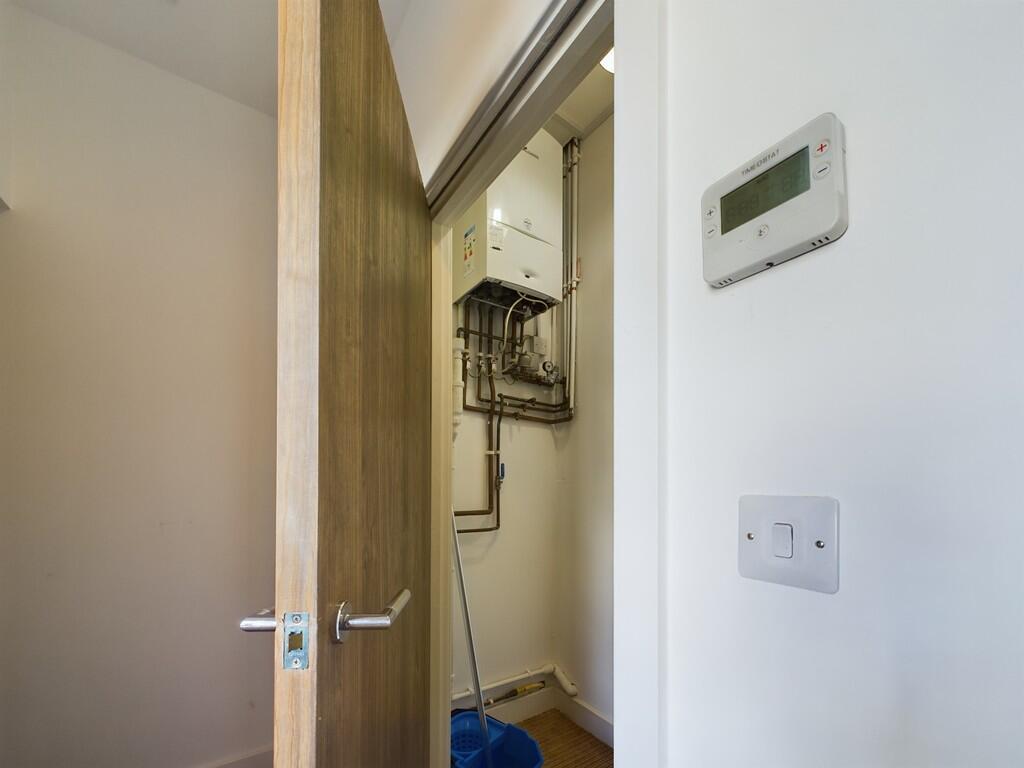 CAM02089G0-PR0416...