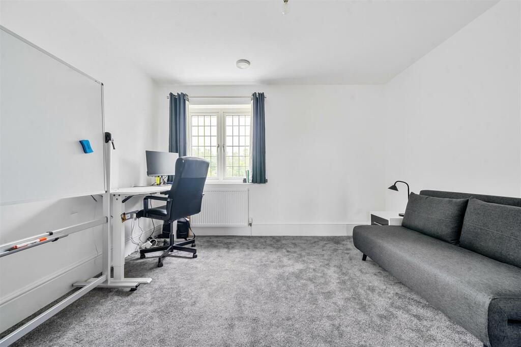 The Gingerbread House, Bessies Lane