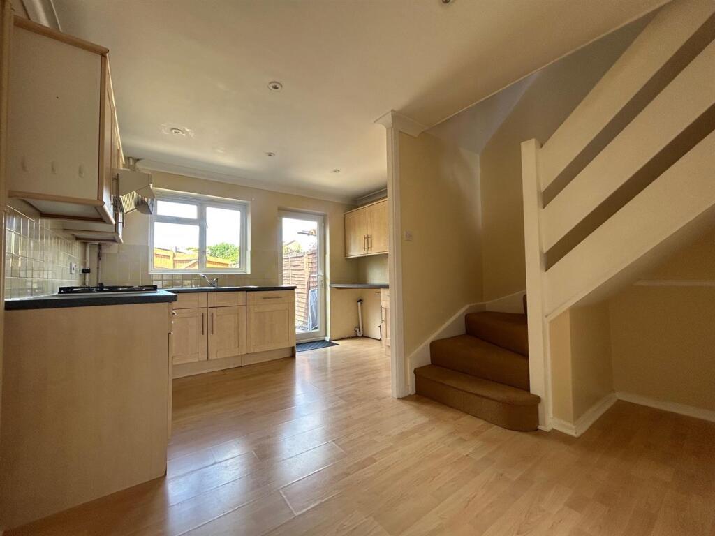 Kitchen 3.jpg