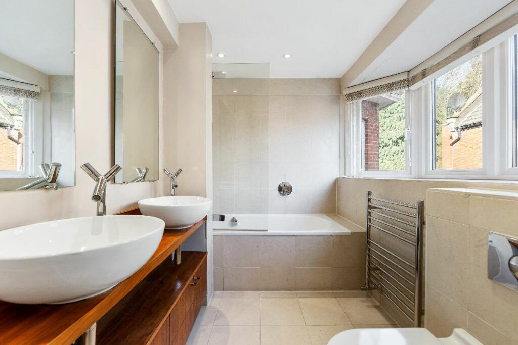 Master en-suite