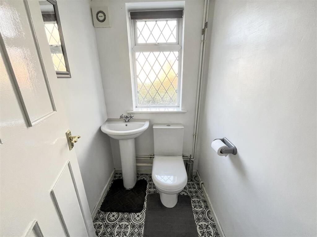 cloakroom.jpg