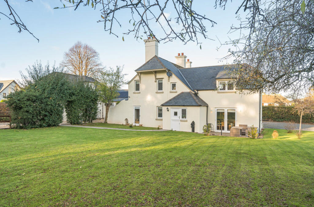 Doverhay Place, Minehead Road, Porlock, Minehead, Somerset, TA24