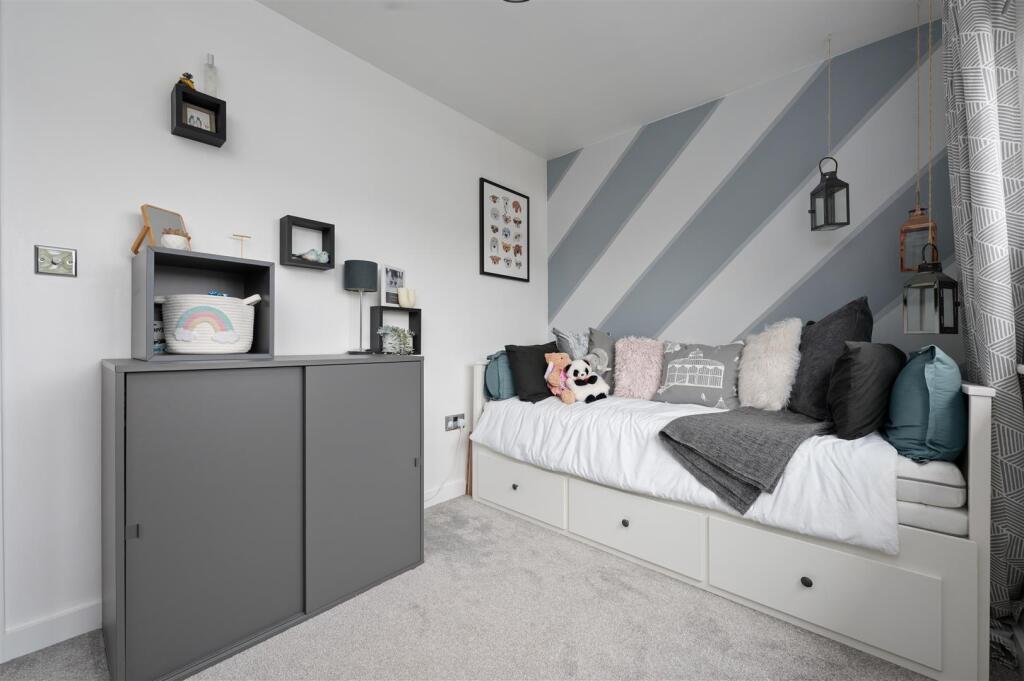 17KingsDrive021.JPG