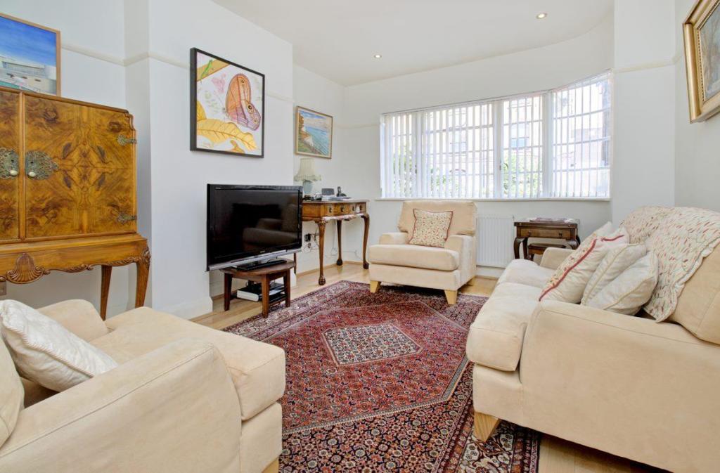 living room 4.jpg