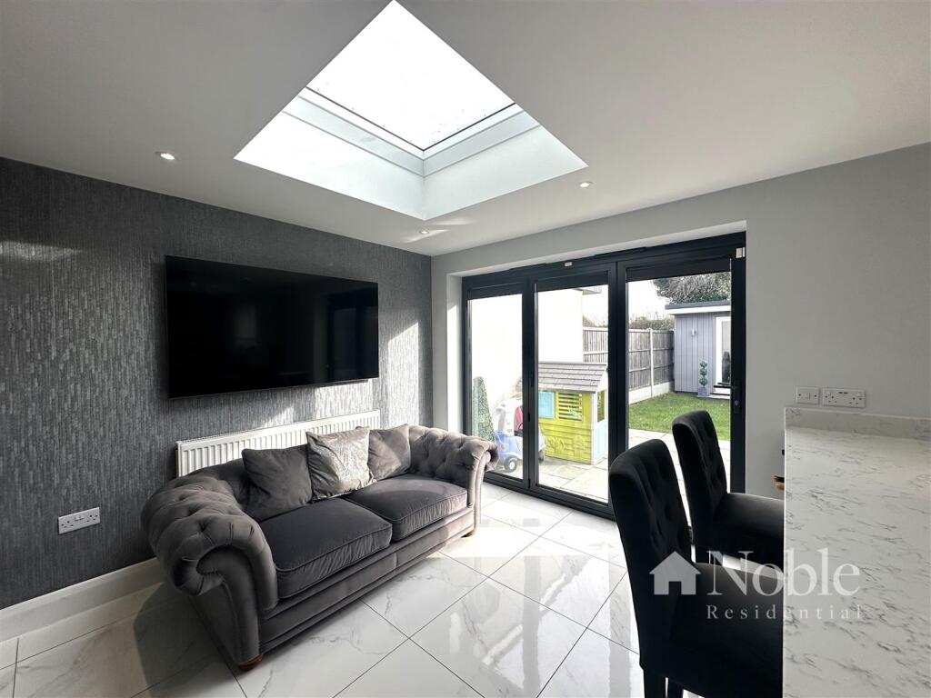 Open Plan Living/Kitchen/Dining Area