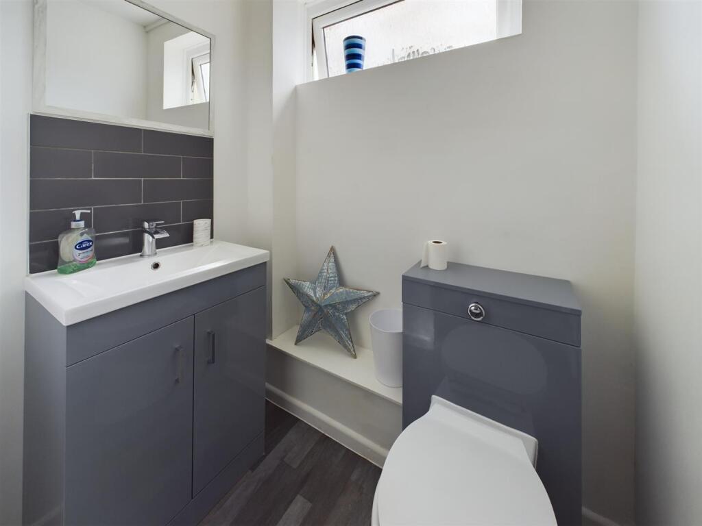 3B Shower Room