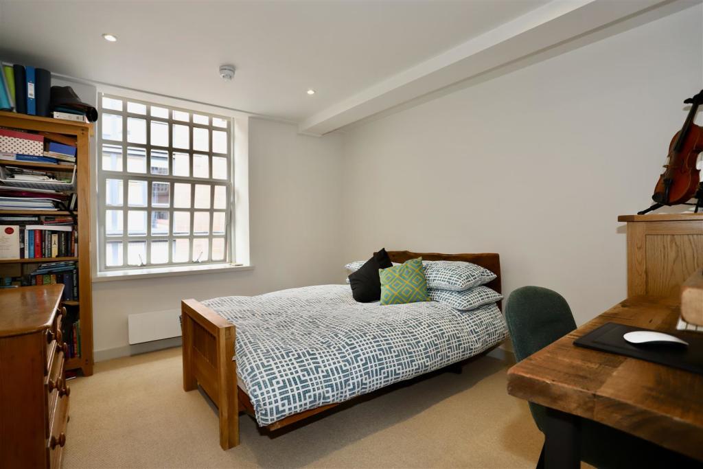 Bedroom 2.JPG