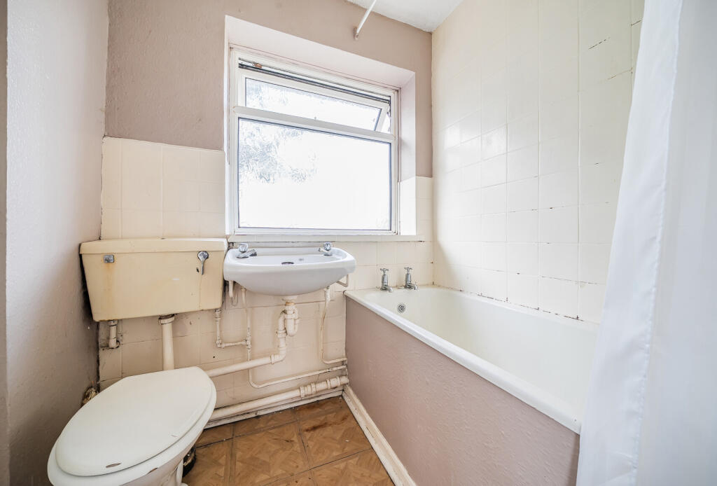 1335892-3-68cd815...