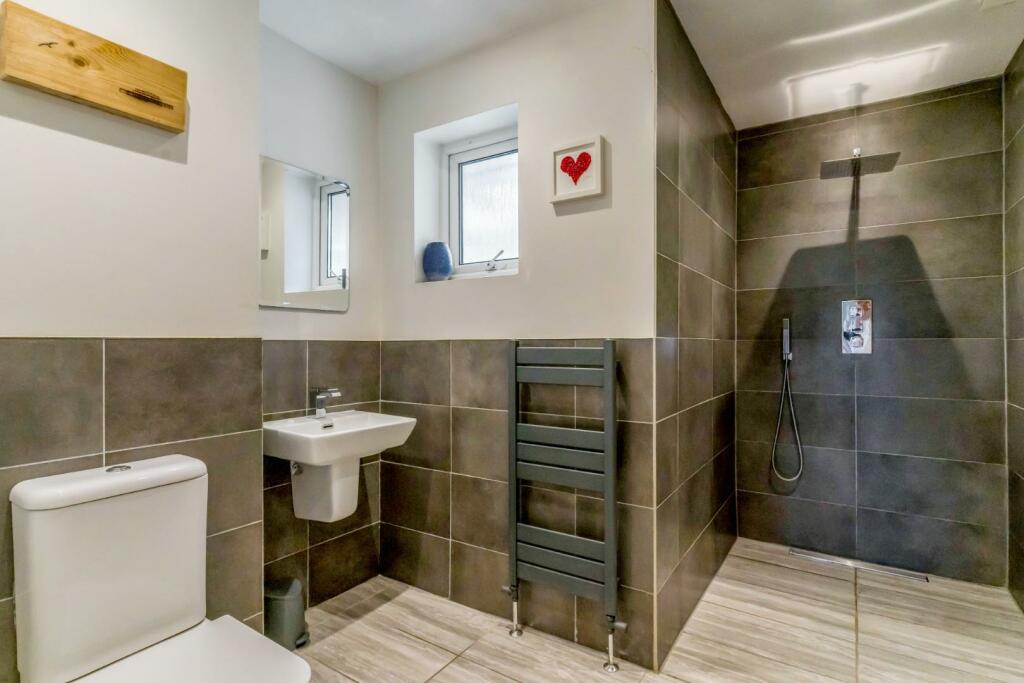 157 Rodmell Avenue-26.jpg