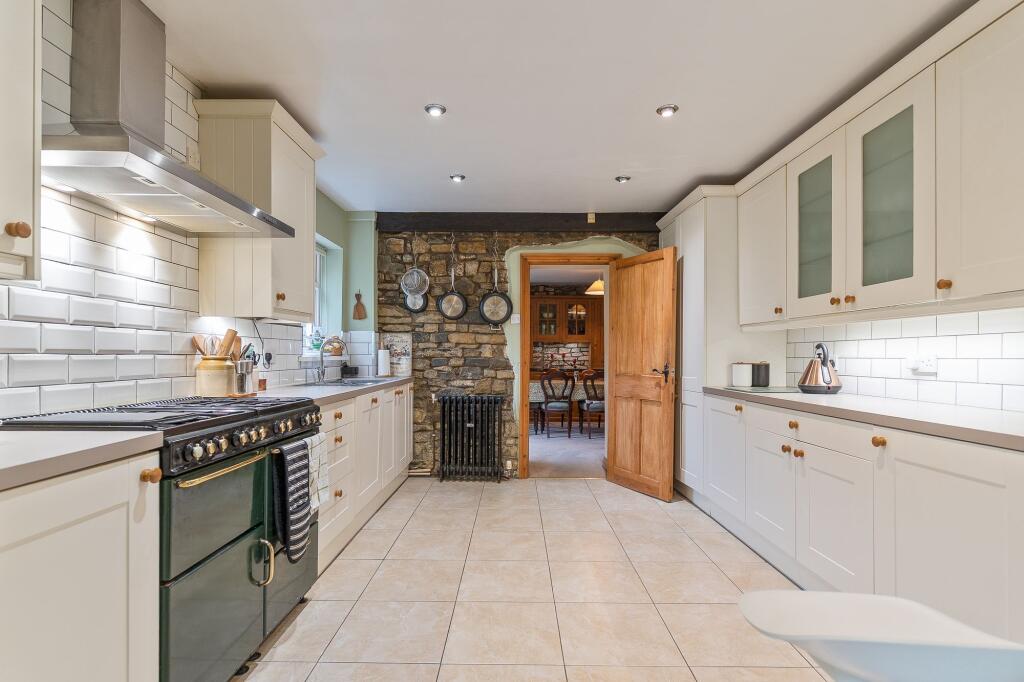 Kitchen/Utility Room