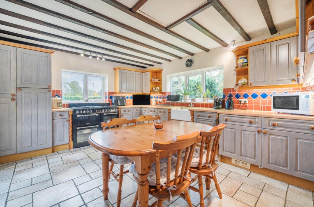 1372374-12-68ffb025f2804