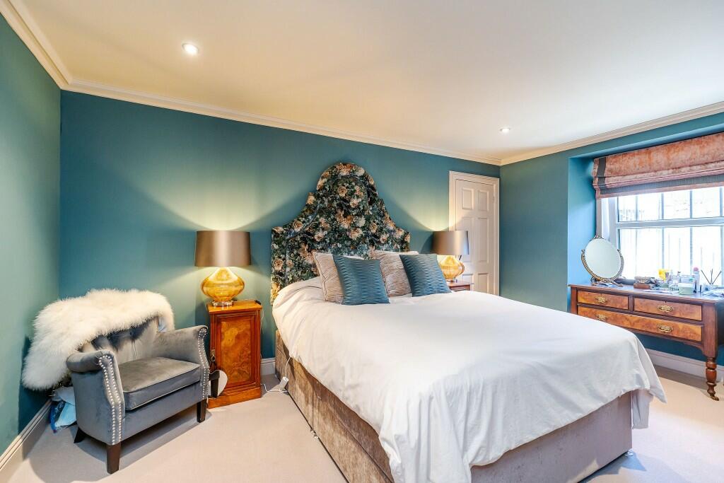 Private bedroom