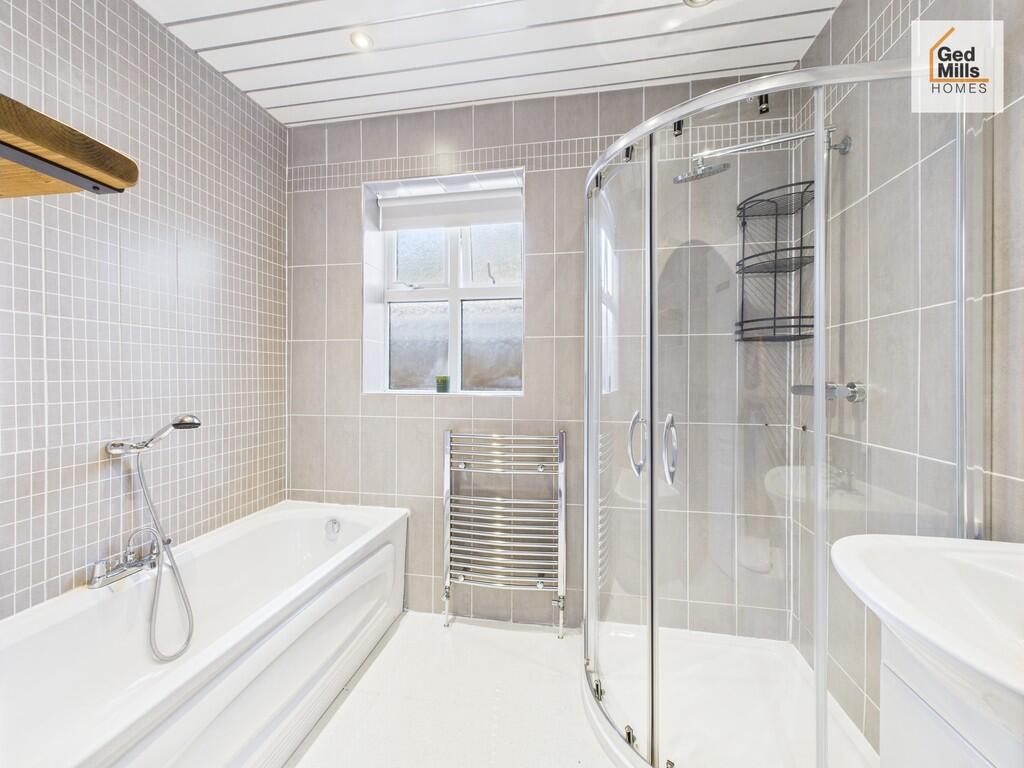 CAM04261G0-PR0085...