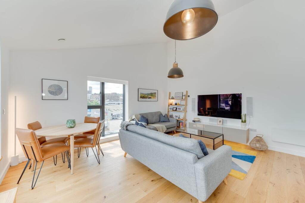 OPEN PLAN KITCHEN/DINER/LIVING ROOM