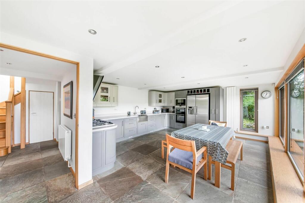 OPEN-PLAN DINING LIVING KITCHEN