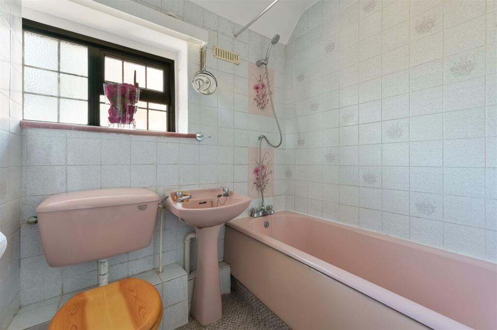 HAYES COTTAGES 4  (20).jpg