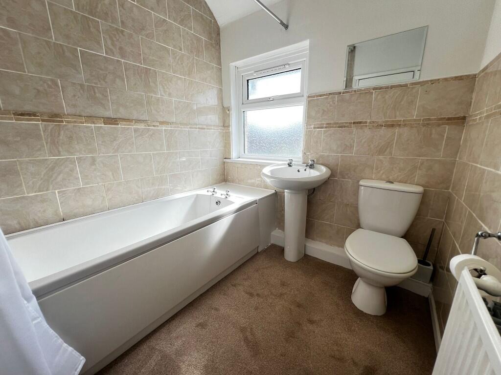 BATHROOM / WC