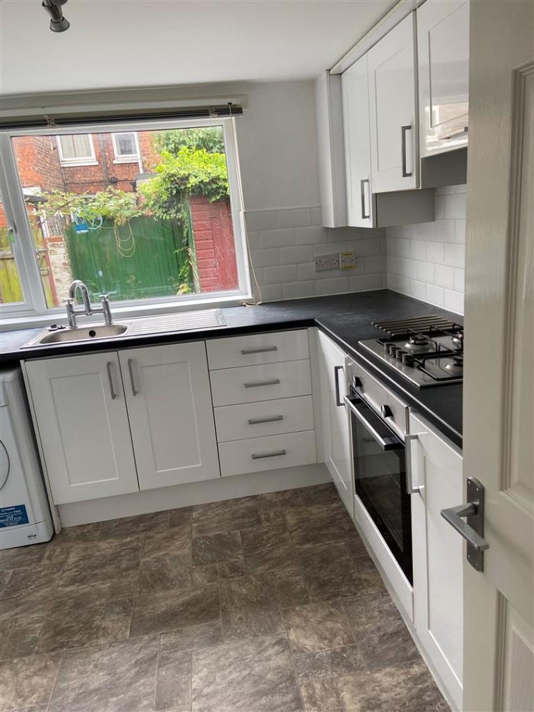 Kitchen 1.JPG