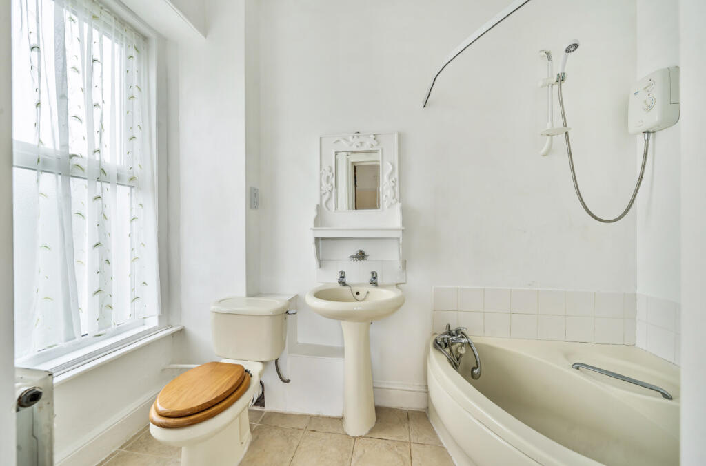 1309886-2-684aeea...