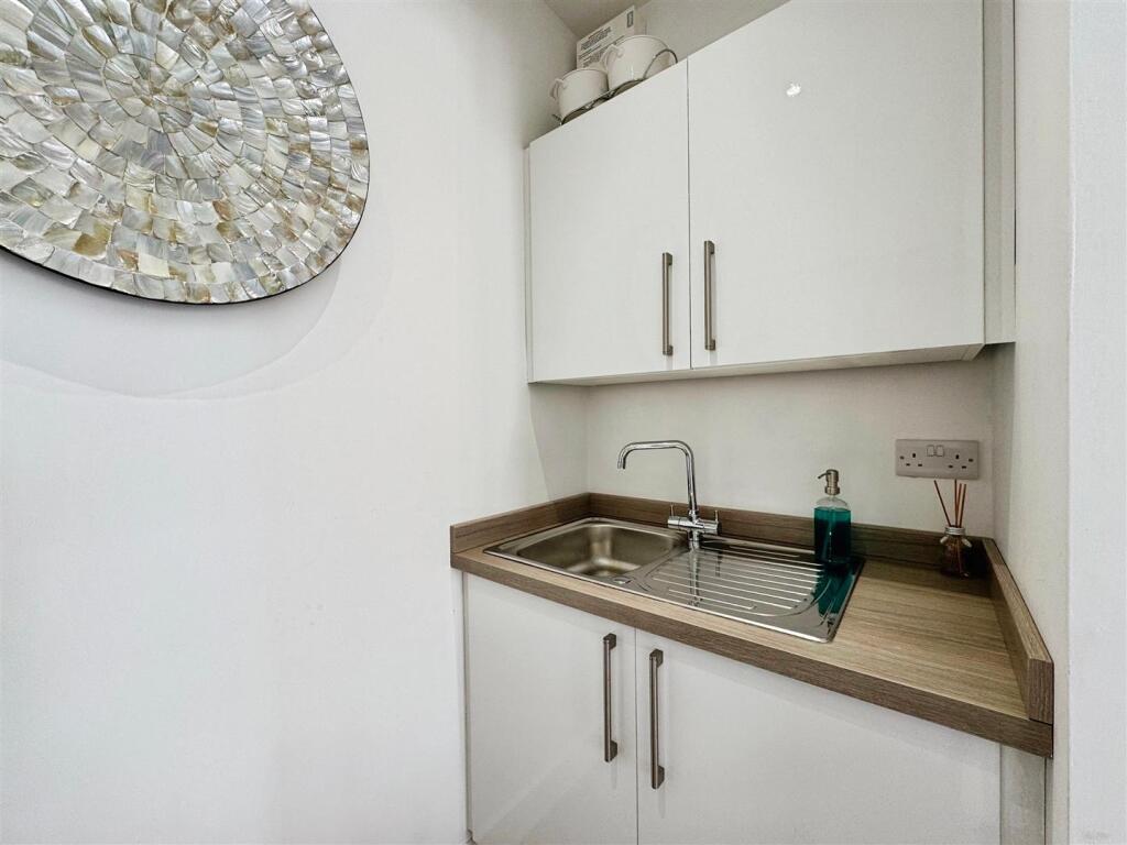 806fa0ad-A-44D4-9C25-77E2A3AF94B3-9917-00000660D3D