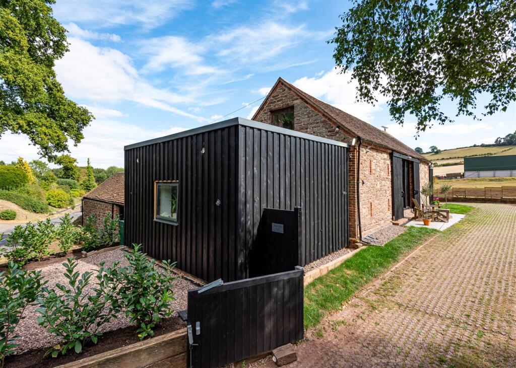 The Fold Yard-external-01.jpg