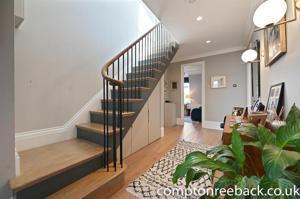 CR -  Lauderdale Mansions - Hallway3 (1).jpg