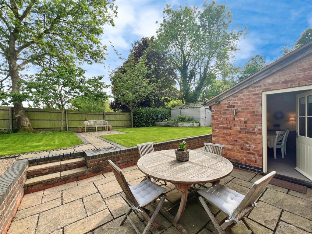 1e936b63-terrace 20L.jpg