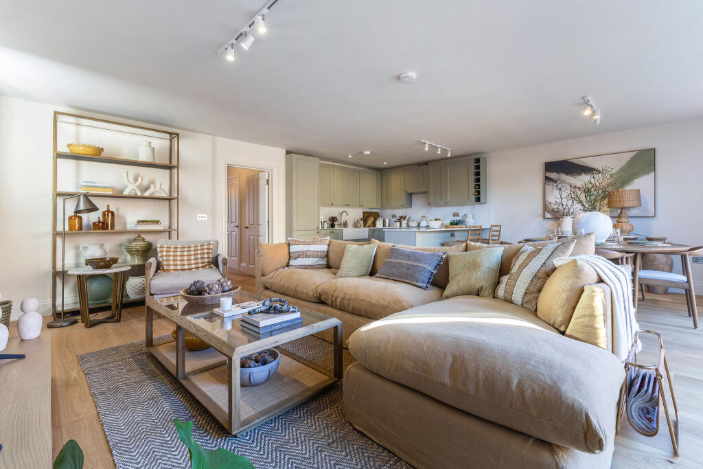 Show home kitchen/ dining/ living