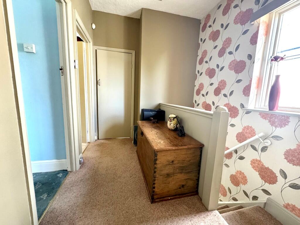 8 Lyme Road landi...