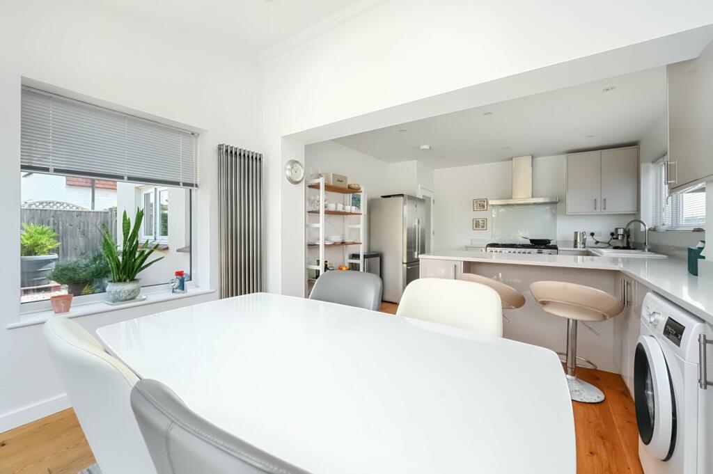 Kitchen Alt