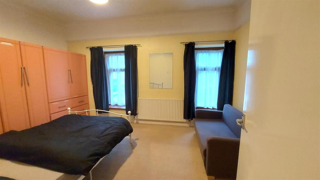 Bedroom One B.jpg