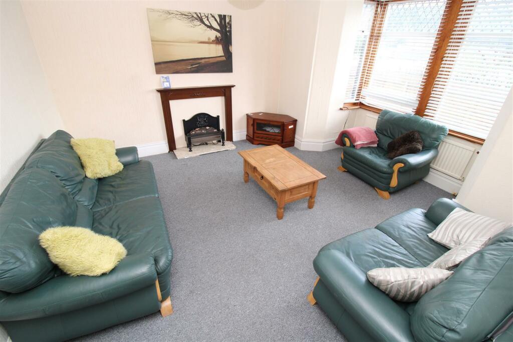Living Room.jpg