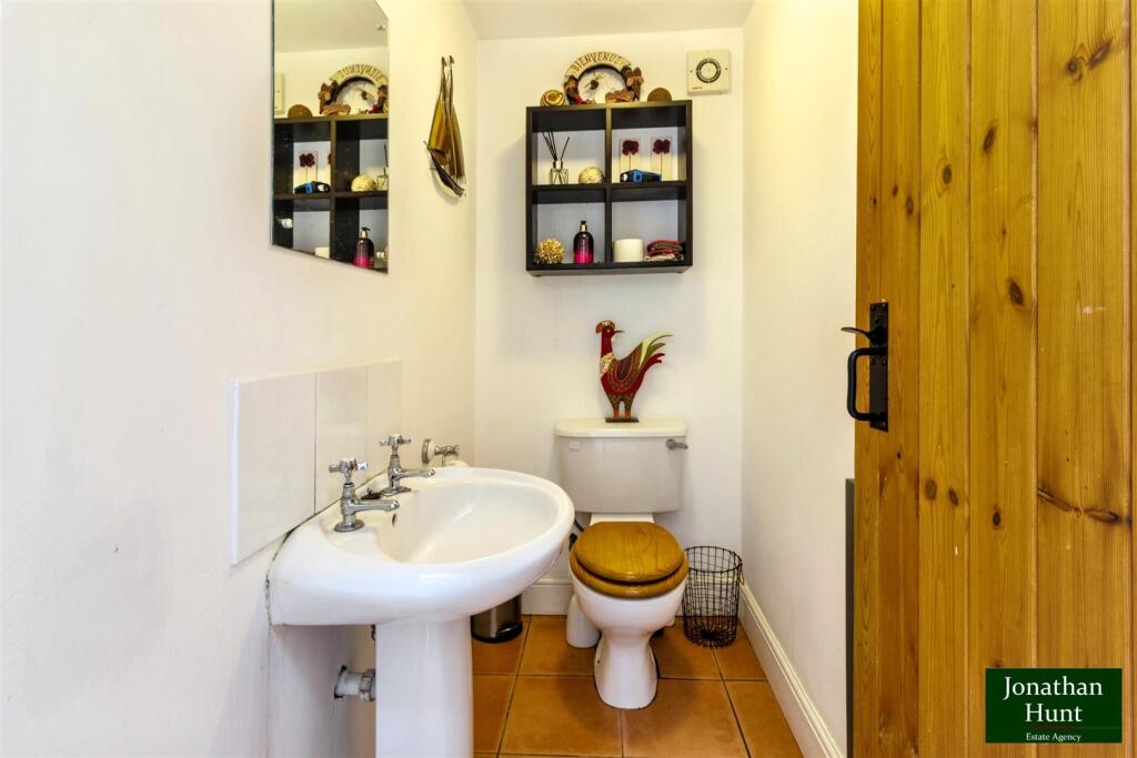 GROUND FLOOR WC