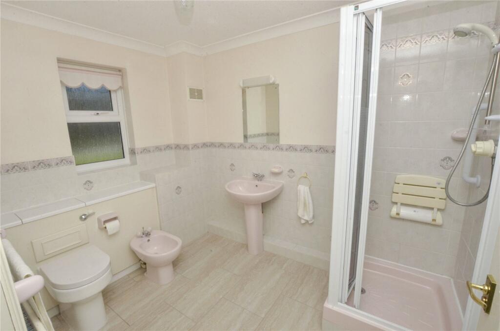 Gf Shower Room