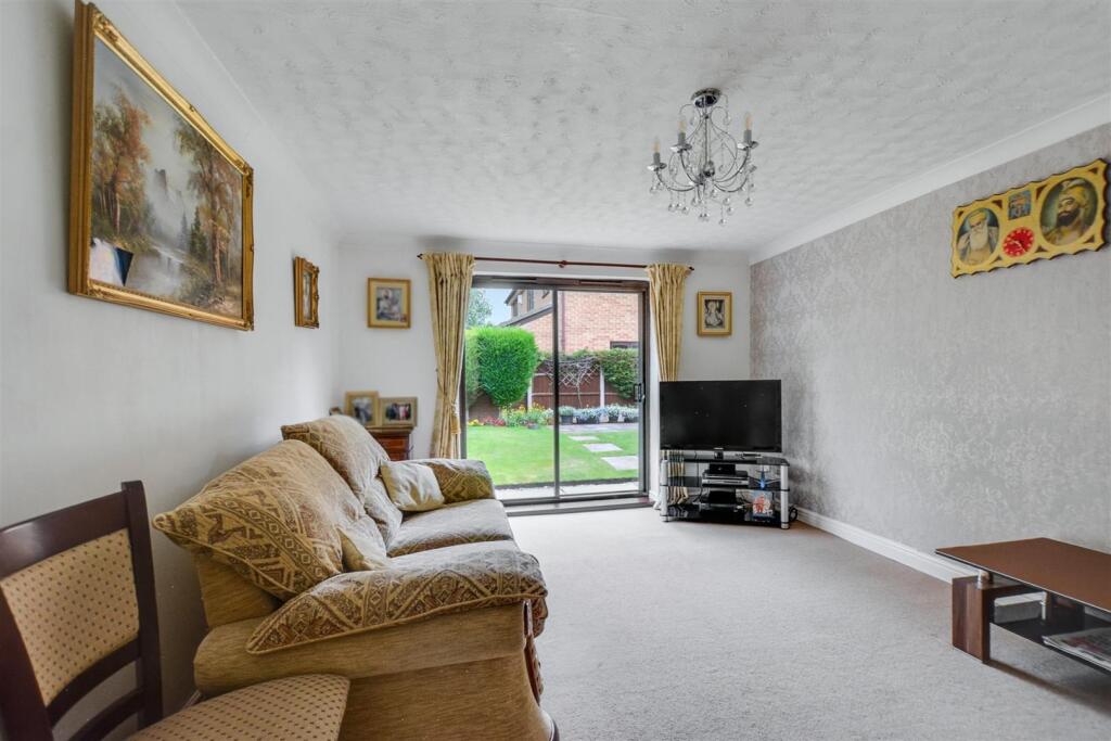 Sitting Room_1.jpeg